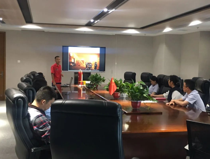 【正海課堂】強(qiáng)化消防安全意識(shí)：?jiǎn)T工消防安全知識(shí)培訓(xùn)講座與演練